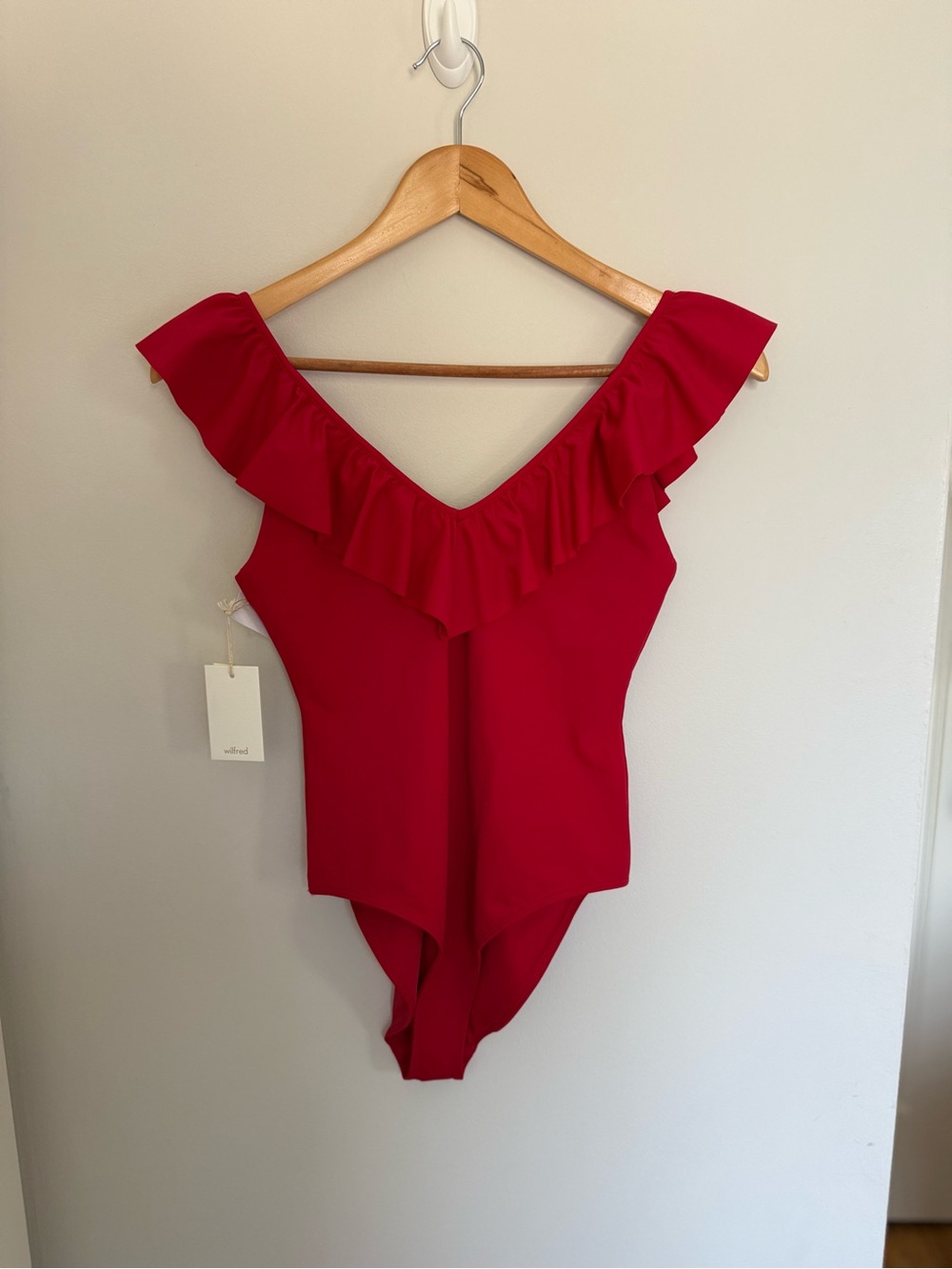Aritzia Danette Ruffle Double V-Neck Bodysuit | NWT Size small - Picture 4 of 7